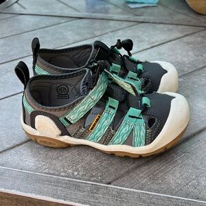 Keen water shoes size 13